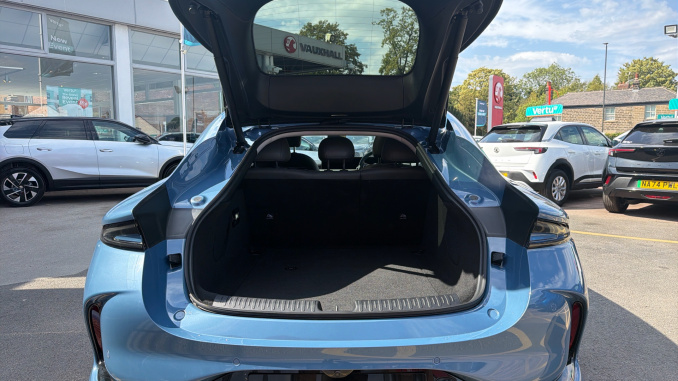 MG IM5 553kW Performance 100kWh 5dr Auto Electric Hatchback - Image 4
